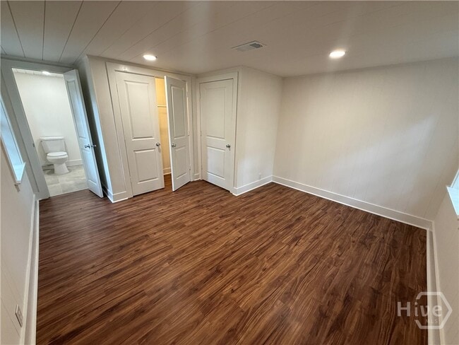 Building Photo - 185 Landor Dr