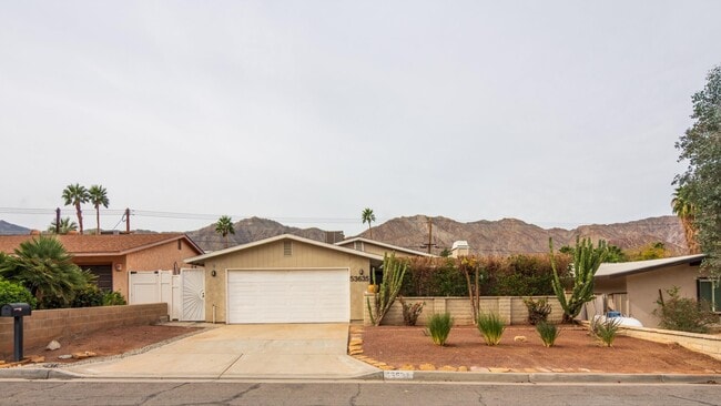 Building Photo - 53635 Avenida Bermudas