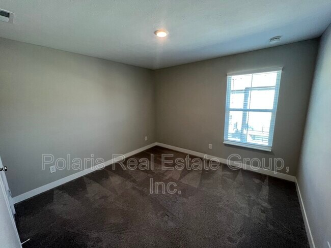 Building Photo - 329 Wakefield Way