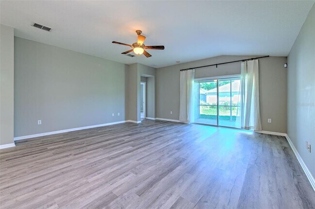 Building Photo - 5046 Gato Del Sol Cir