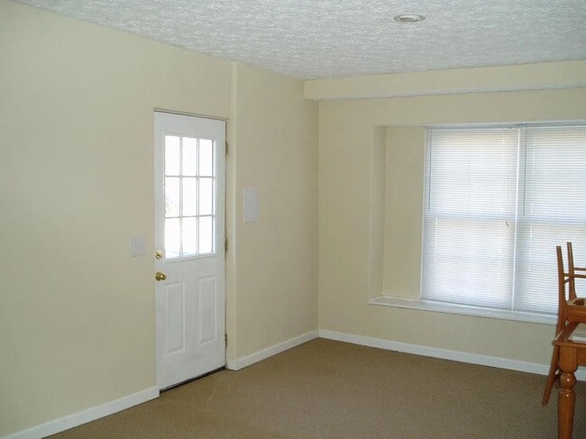 Building Photo - 506 Jefferson Dr