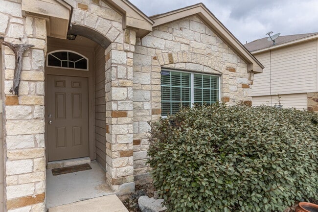 Building Photo - 259 Creekview Way