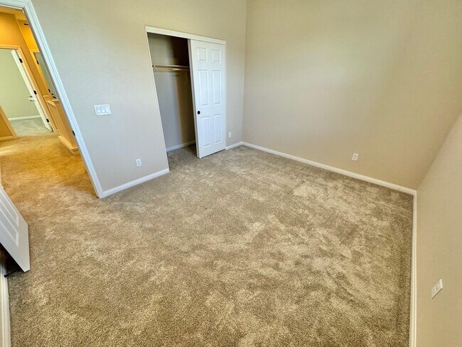 Building Photo - RICHMOND AMERICAN DESIGNER HOME FEATURING ...