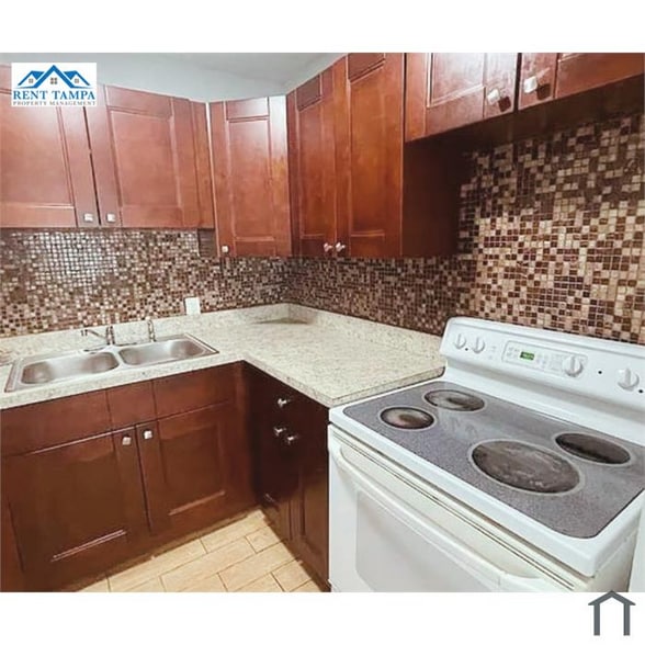 Building Photo - 761 22nd Ave S