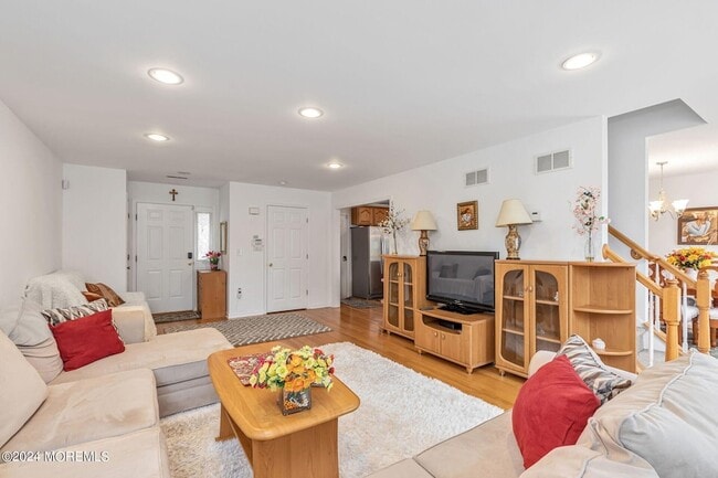 Building Photo - 205 Conover Pl