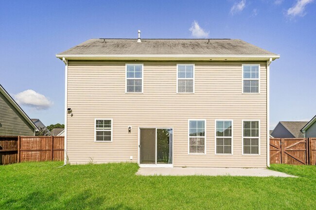 Building Photo - Beautifully Maintained 3 Bed 2.5 Bath Home in Sophia Landing