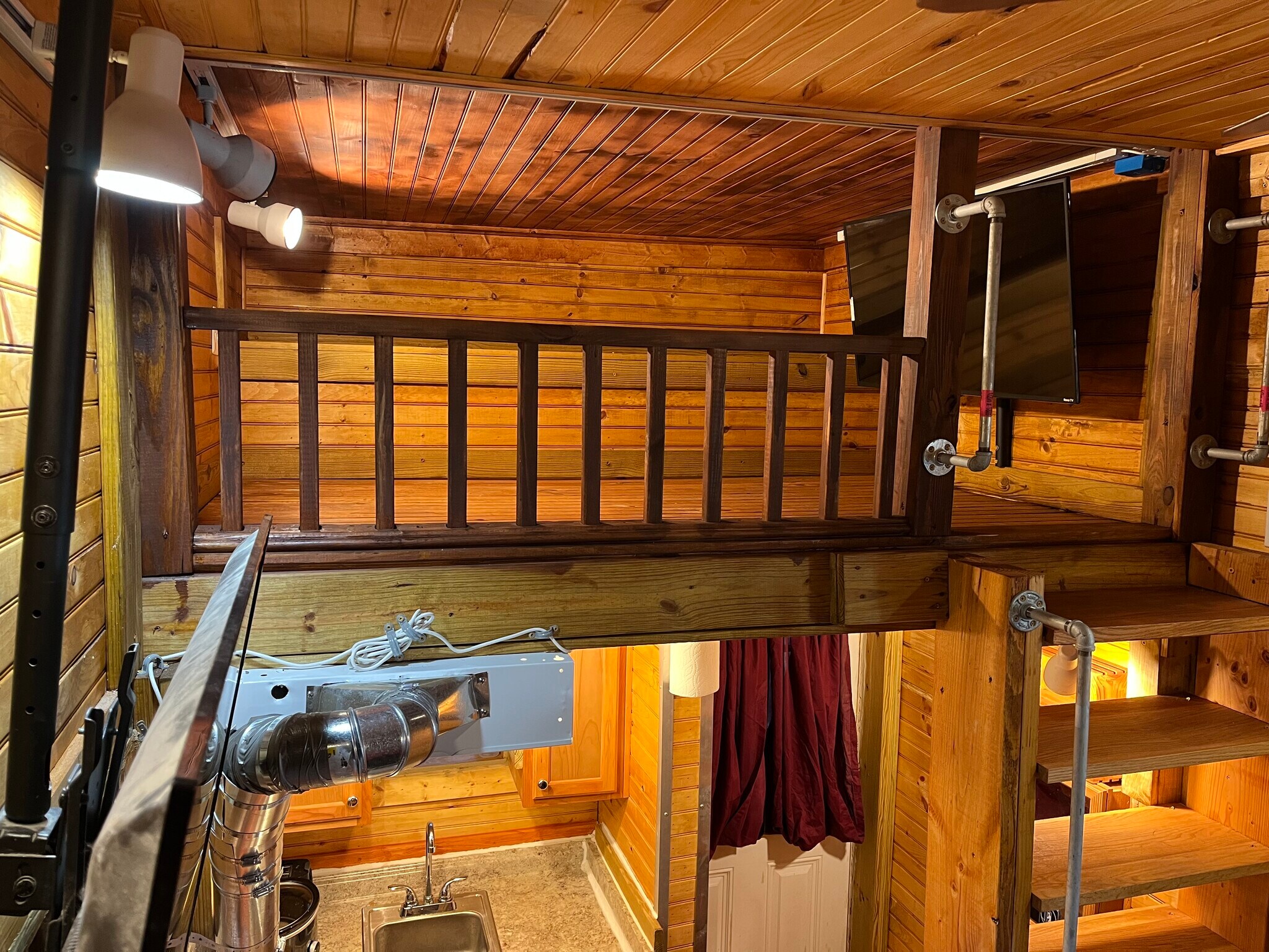 Building Photo - 142 Webster St NE