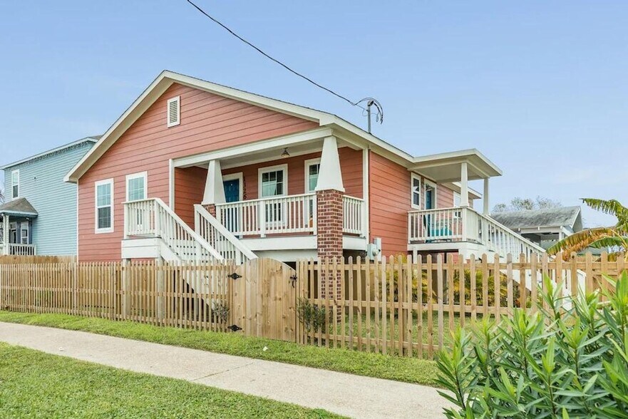 Primary Photo - 1326 53rd St