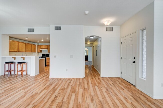 Building Photo - 10809 Garden Mist Dr