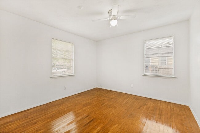 Building Photo - 4-Bed Home with Renovated Kitchen & Baths – Plenty of Space!