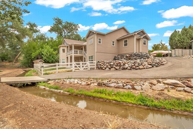 Building Photo - Beautiful & Spacious 4Bd 3.5Bath Home w/An Occupied Mother in Law Suite on Lower Level