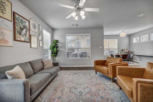 Building Photo - 411 W St Elmo Rd