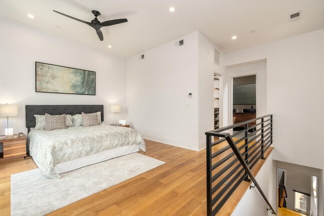 Building Photo - 103 17th St SE