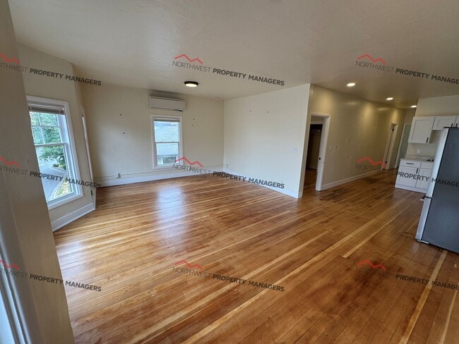 Building Photo - R282C