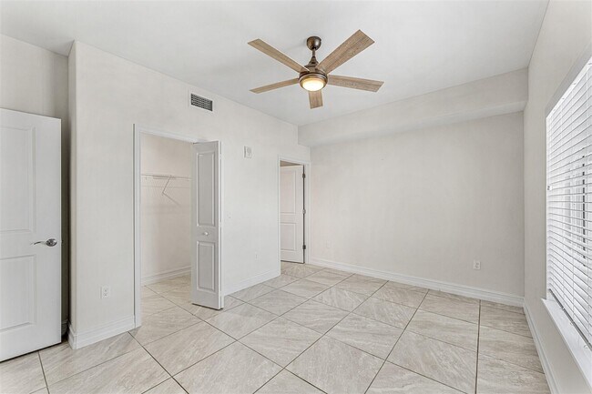 Building Photo - 1435 S Harbor City Blvd