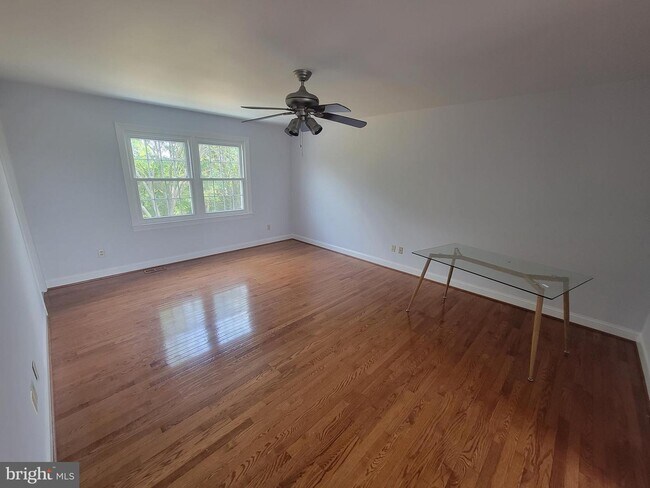 Building Photo - 12 Foxview Cir