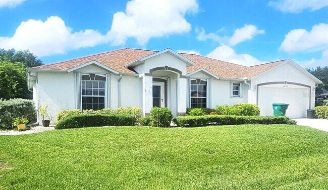Building Photo - 25173 Mercedes Dr