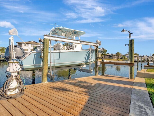 Building Photo - 10432 Sandpiper Rd W