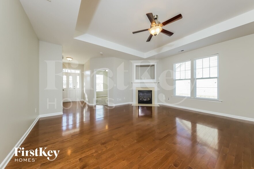 Building Photo - 190 Parkview Ln