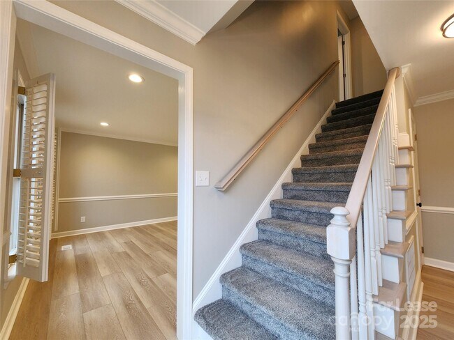 Building Photo - 7232 Sheffingdell Dr