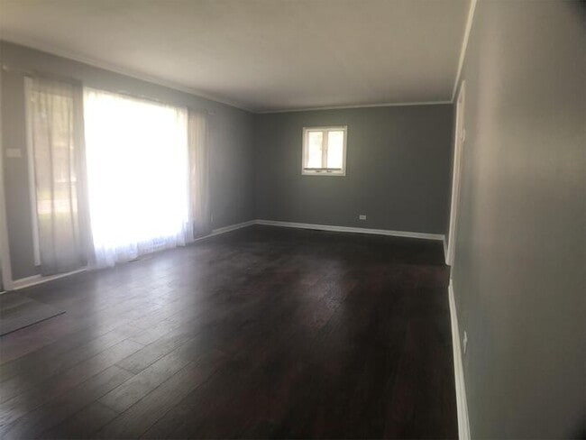 Building Photo - Single Family Two Bedroom