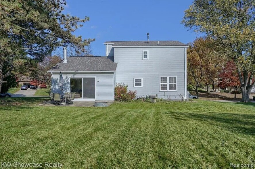 Building Photo - 24509 Simmons Dr