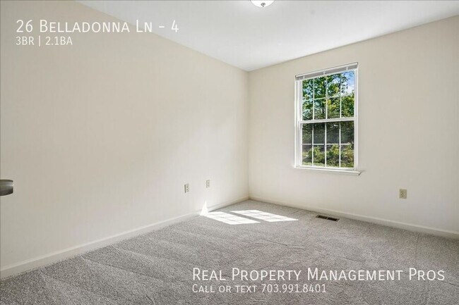 Building Photo - 26 Belladonna Ln