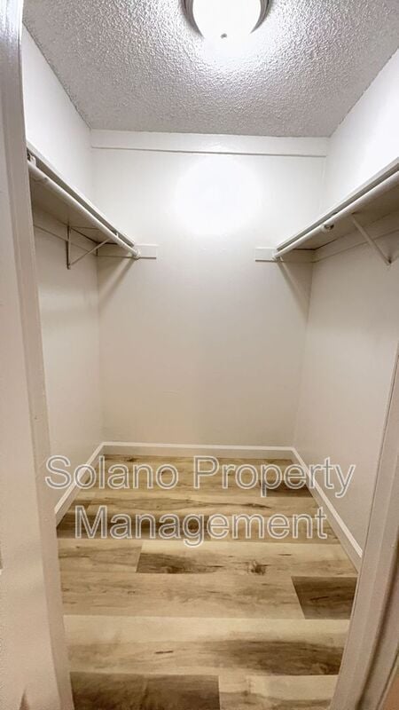 Building Photo - 1625 Park Ln