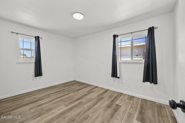 Building Photo - 1135 W Pillsbury St