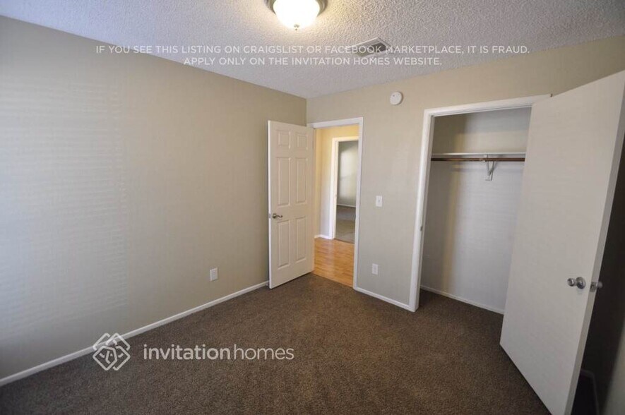 Building Photo - 8939 W Vogel Ave