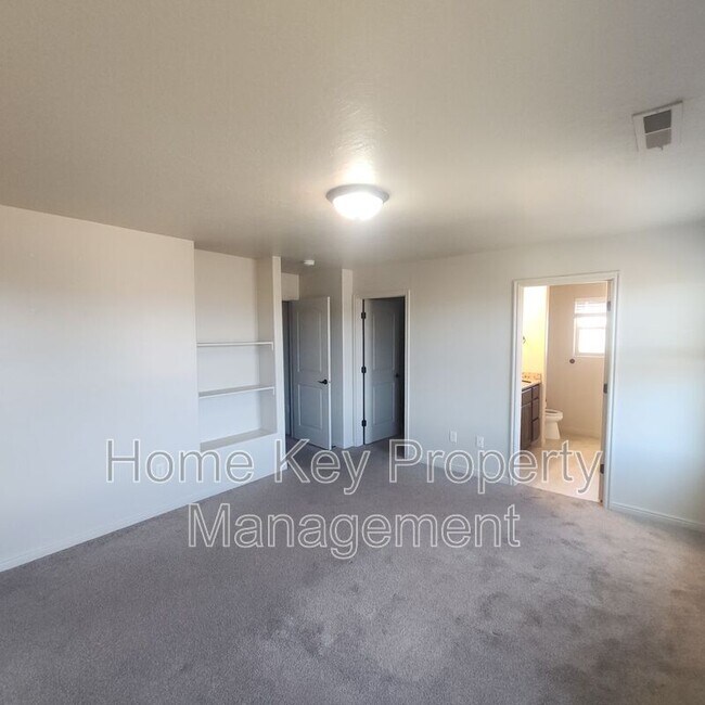 Building Photo - 370 W Buena Vista Blvd