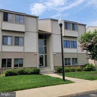 Building Photo - 534 Riviera Dr