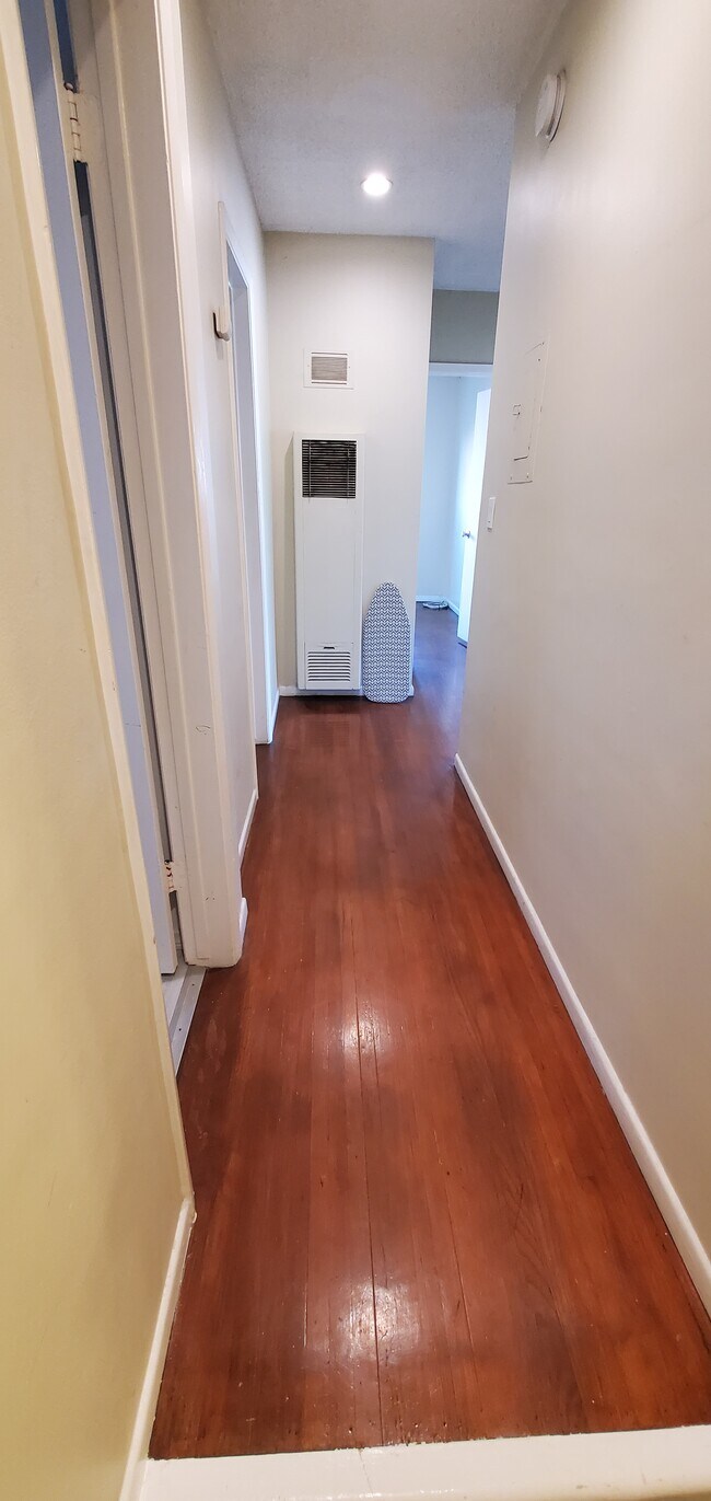 Building Photo - 11913 Culver Blvd