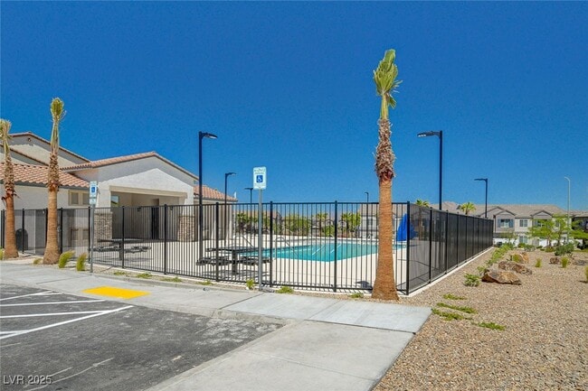 Building Photo - 206 Callen Falls Ave