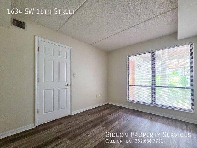 Building Photo - 1634 SW 16th St