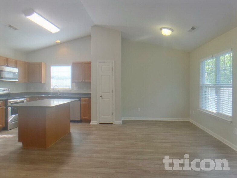 Building Photo - 3216 Laurenfields Way