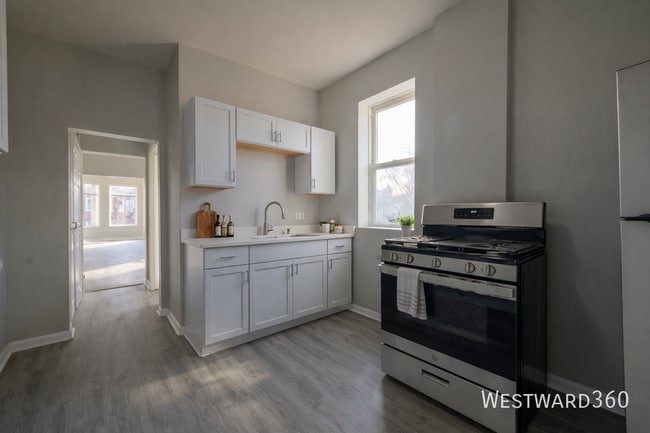 Building Photo - 6550 S Drexel Ave