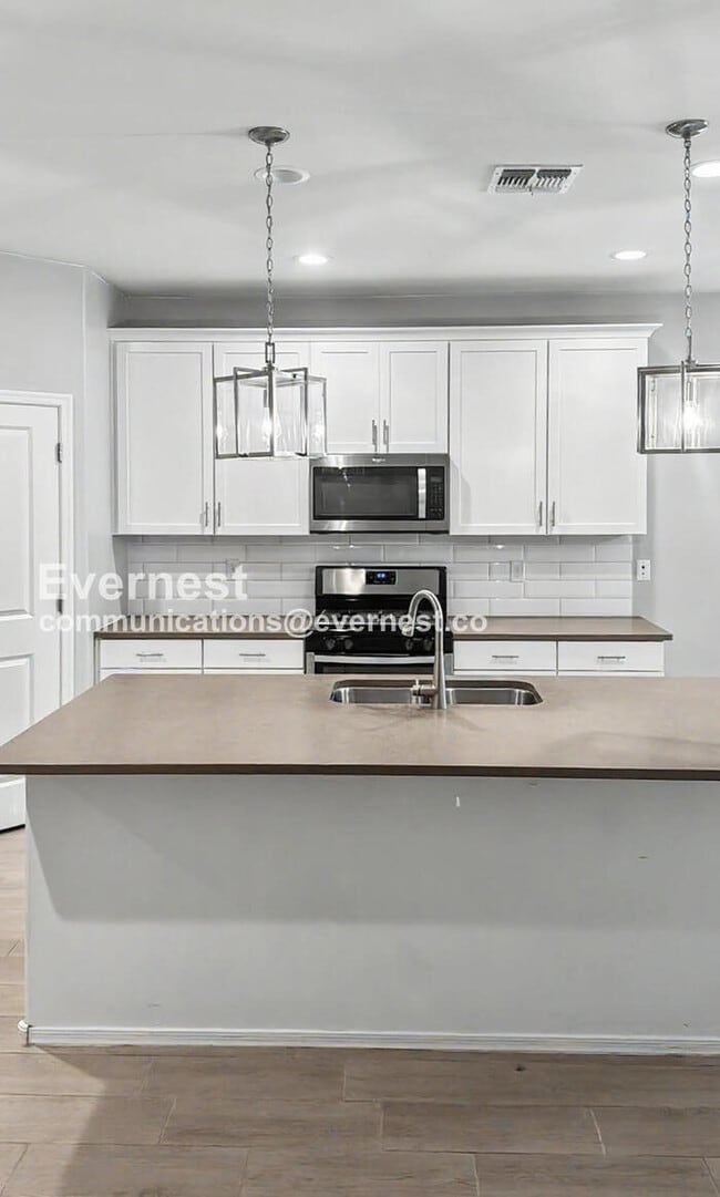 Building Photo - 10667 W Filbert St