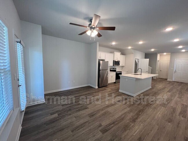 Building Photo - 2053 Lotus Dr