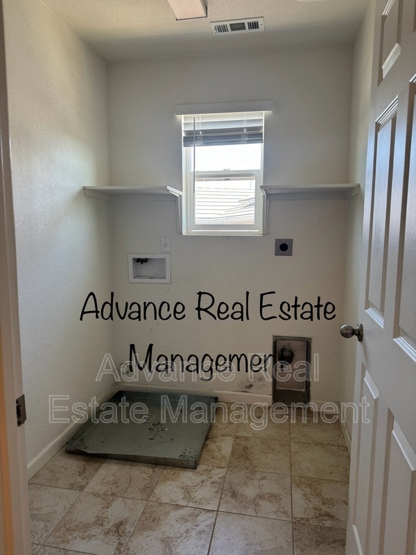 Building Photo - 8862 Sheldon Terrace Ln