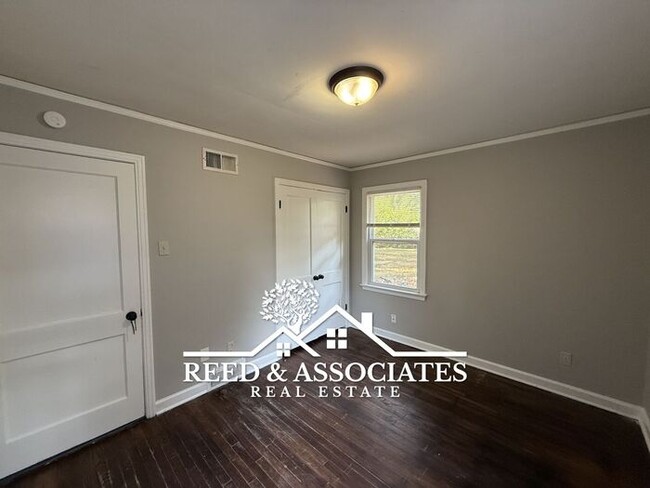 Building Photo - 3 Bedroom in Whitehaven!