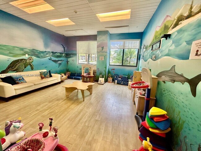 Building Photo - 999 SW 1st Ave