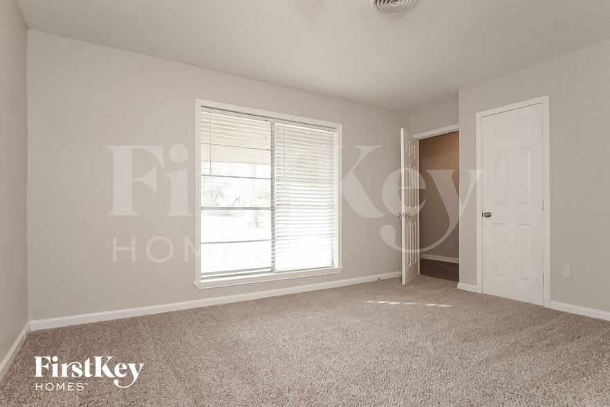 Building Photo - 2505 Texas Ave