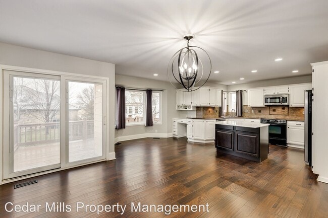 Building Photo - 6 br, 3.5 bath House - 8407 E. Champions Ct.