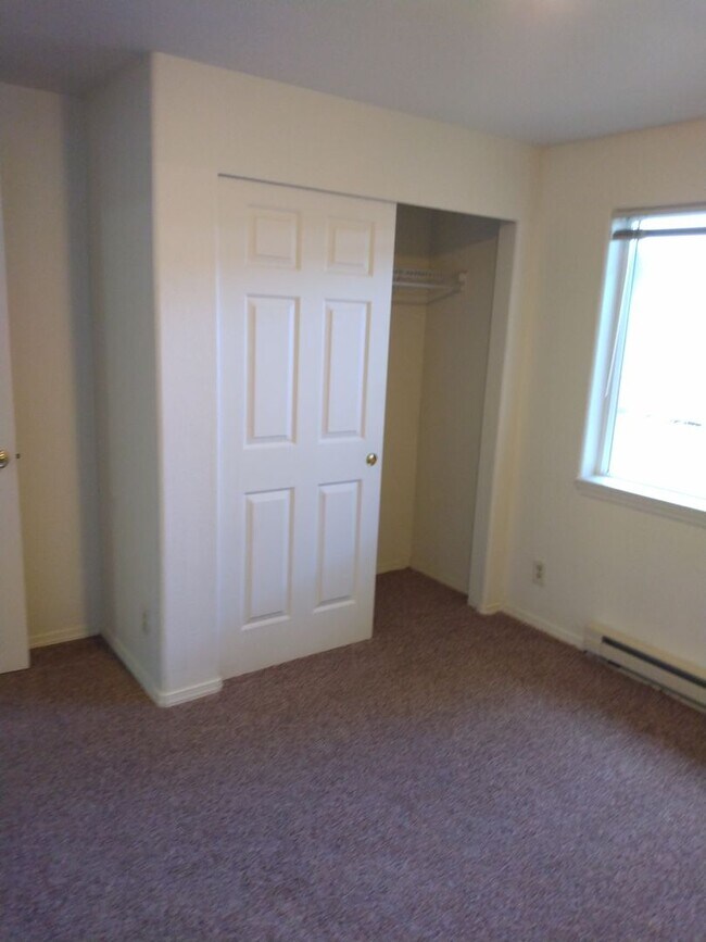 Building Photo - 1344br