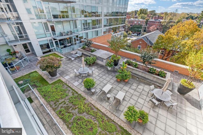 Building Photo - 6820 Wisconsin Ave