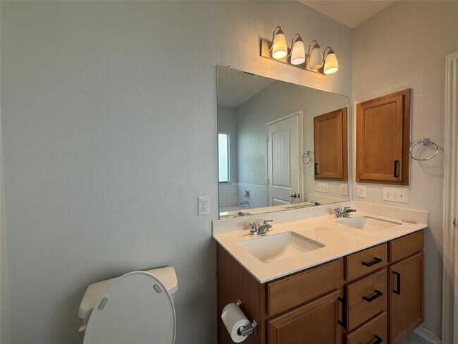 Building Photo - 216 Bougainvillea Lp