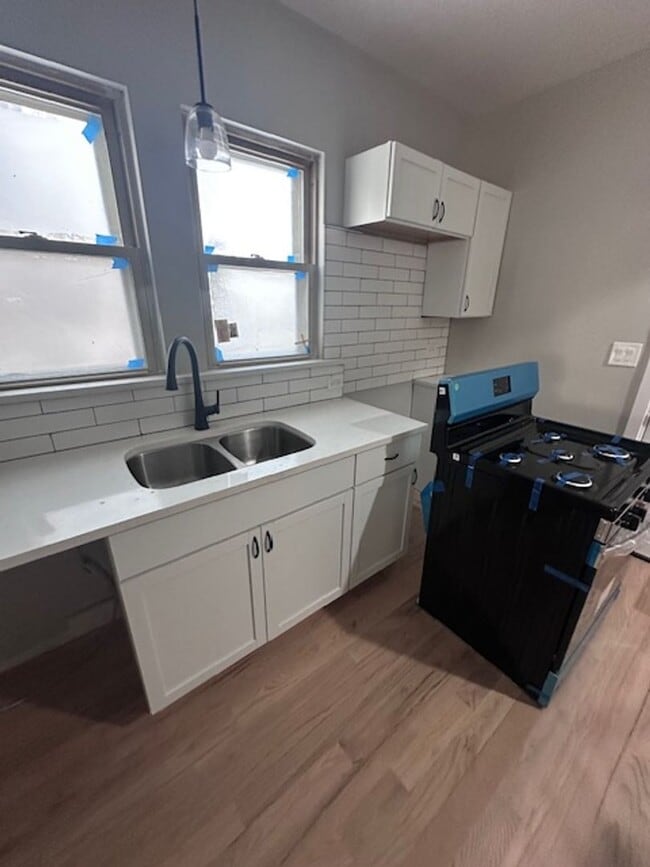 Building Photo - Clearing single family for rent