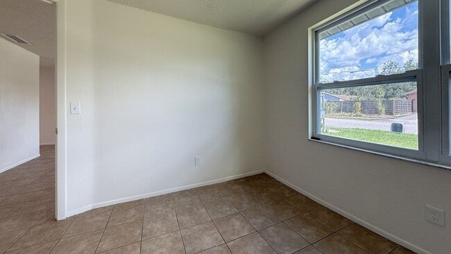 Building Photo - 7059 Brentford Rd