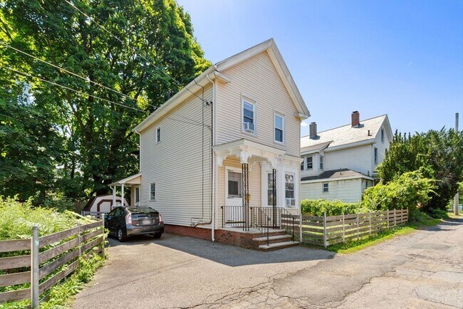 Building Photo - 17 Holworthy Pl
